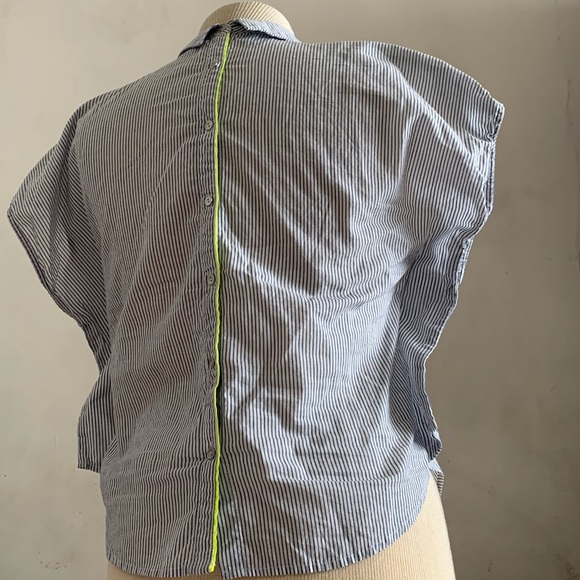 Backwards button-up shirt size 10-12 - Picture 4 of 13